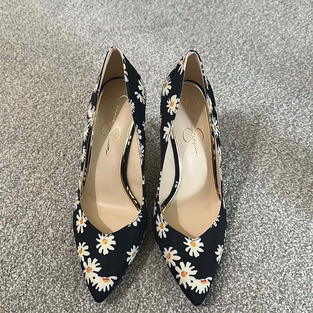 NWOT JESSICA Simpson Heels with Navy Floral Print